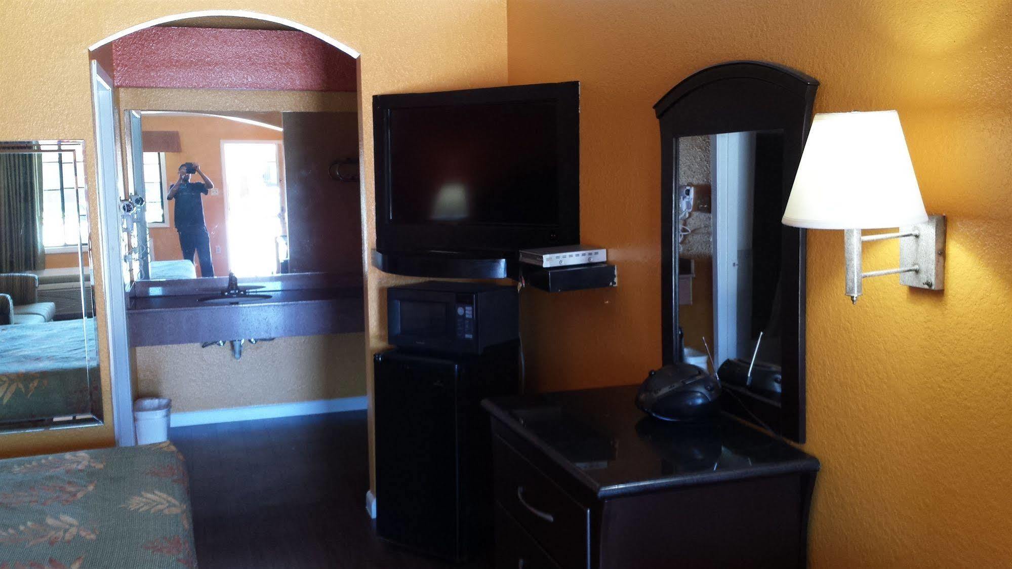 Regency Suites Iah Beltway 8 Houston Eksteriør bilde